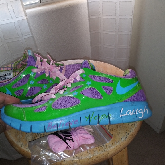 Shoes - Picture 2 of 3